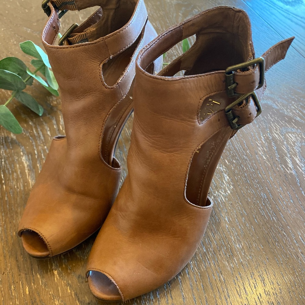Peep toe Ralph Lauren brown leather heels